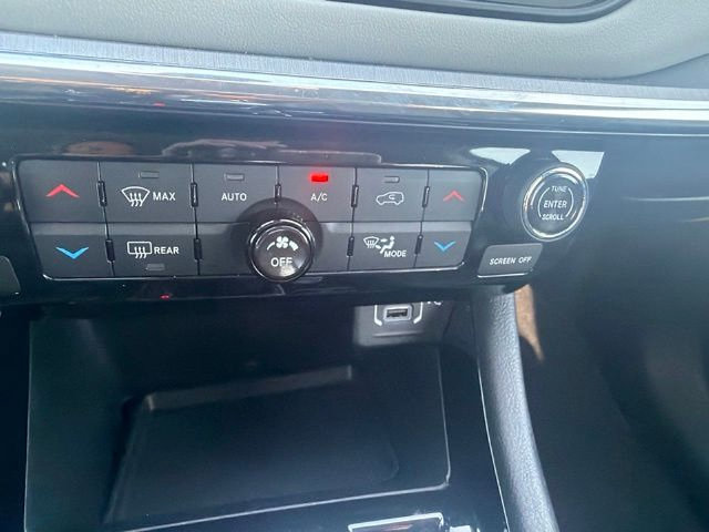 Used 2022 Jeep Compass Limited w/ Elite Group AWD/4WD image 20