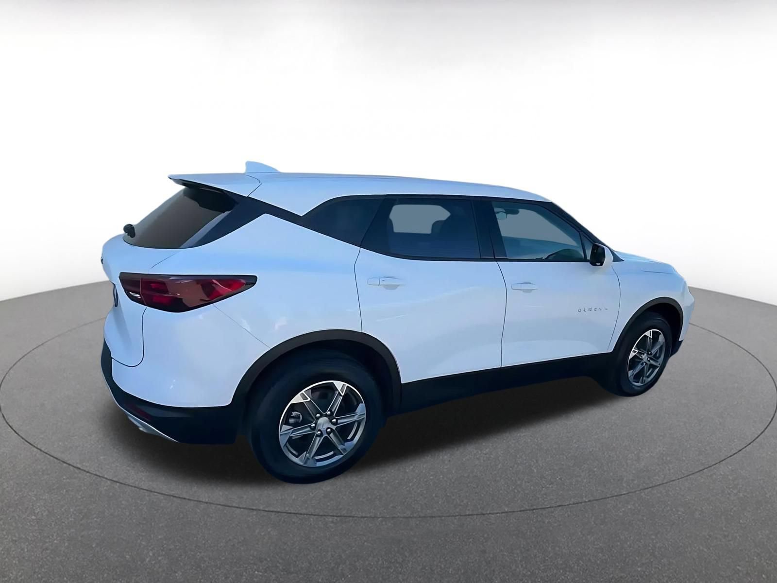 Used 2026 Chevrolet Blazer LT FWD image 15