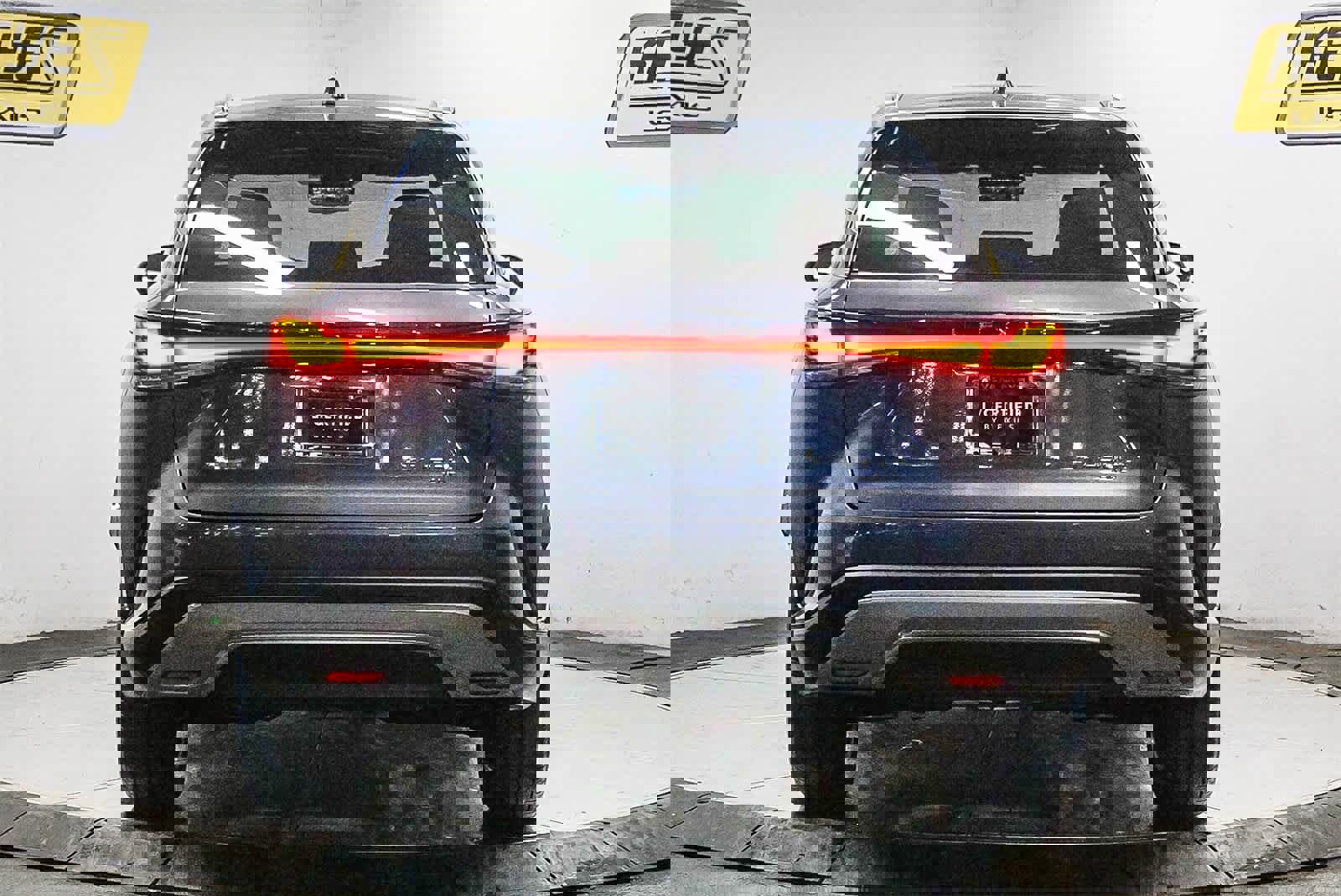 Used 2024 Lexus RX 450h Luxury w/ Convenience Package image 3