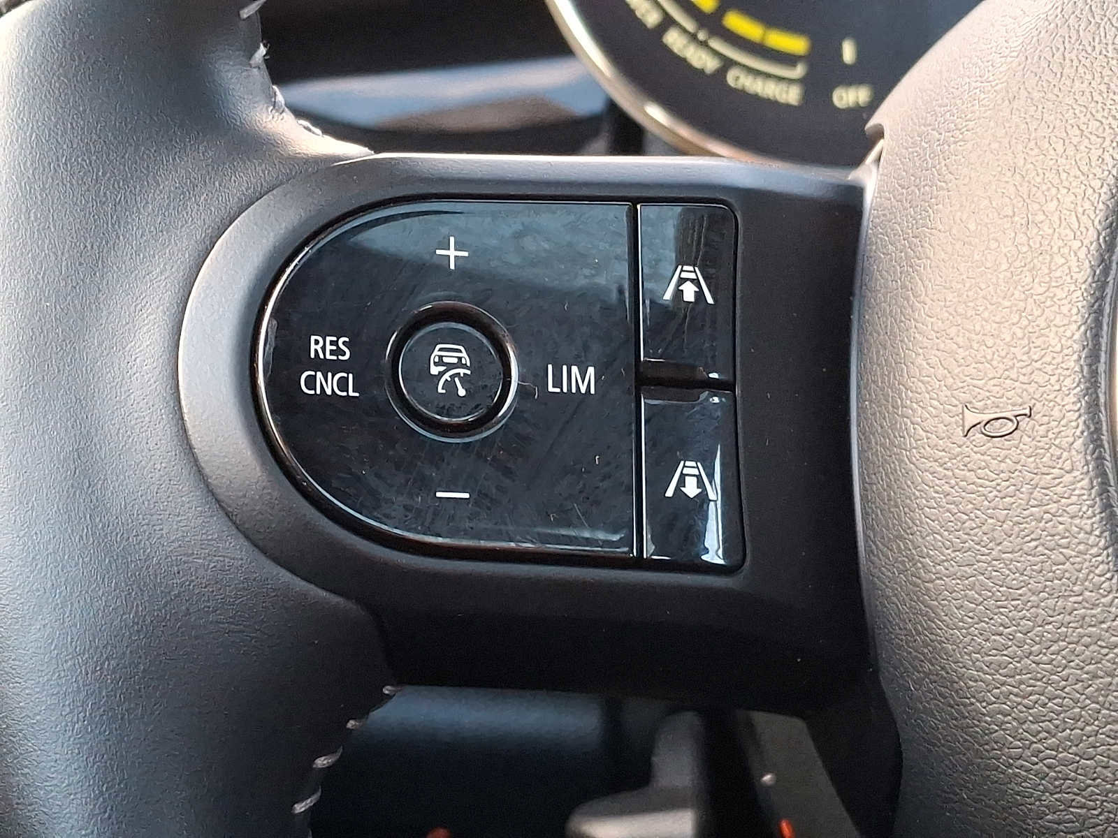 Certified 2024 MINI Cooper SE image 18