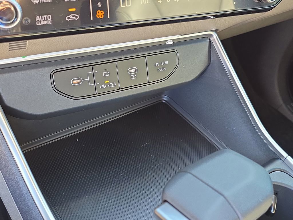 New 2026 Kia Carnival FWD image 24