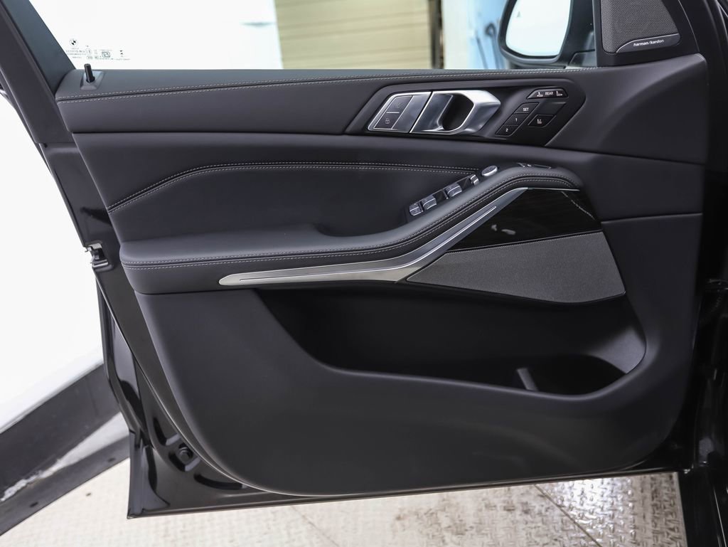 New 2026 BMW X7 xDrive40i image 9