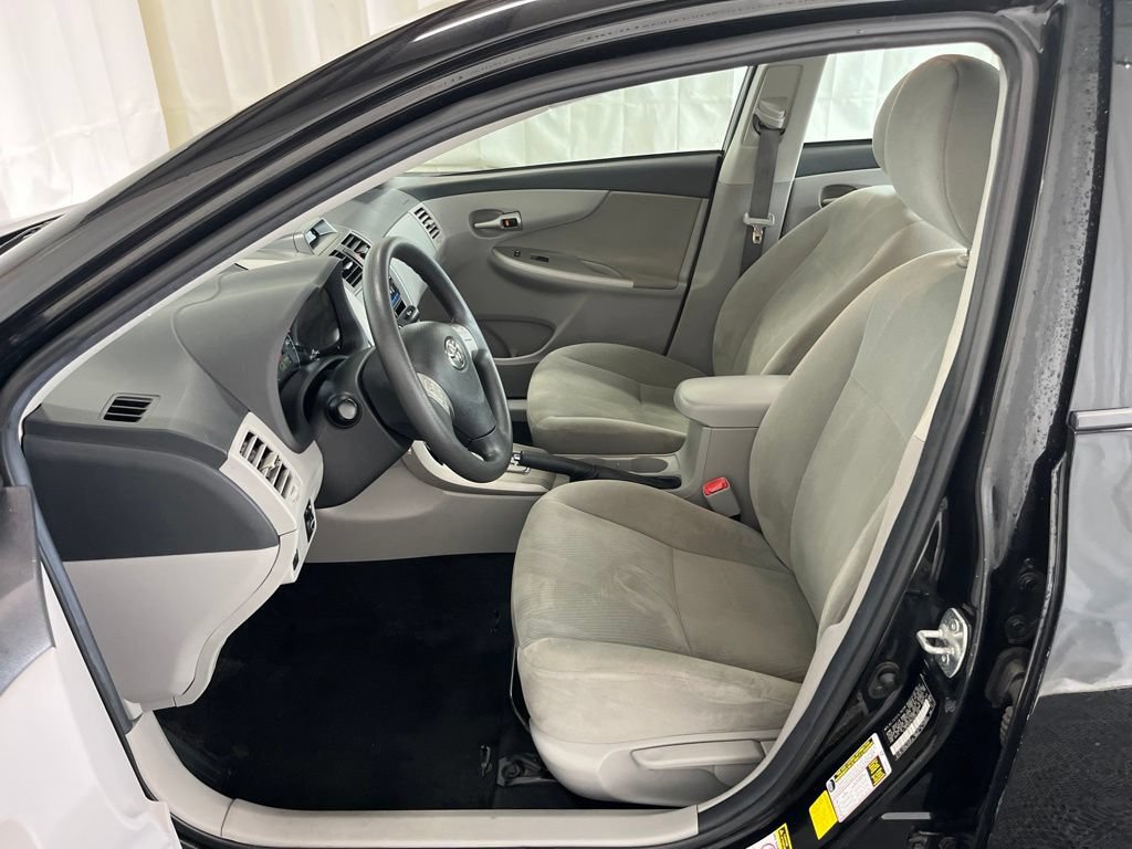 Used 2012 Toyota Corolla LE w/ Preferred Accessory Pkg FWD image 3