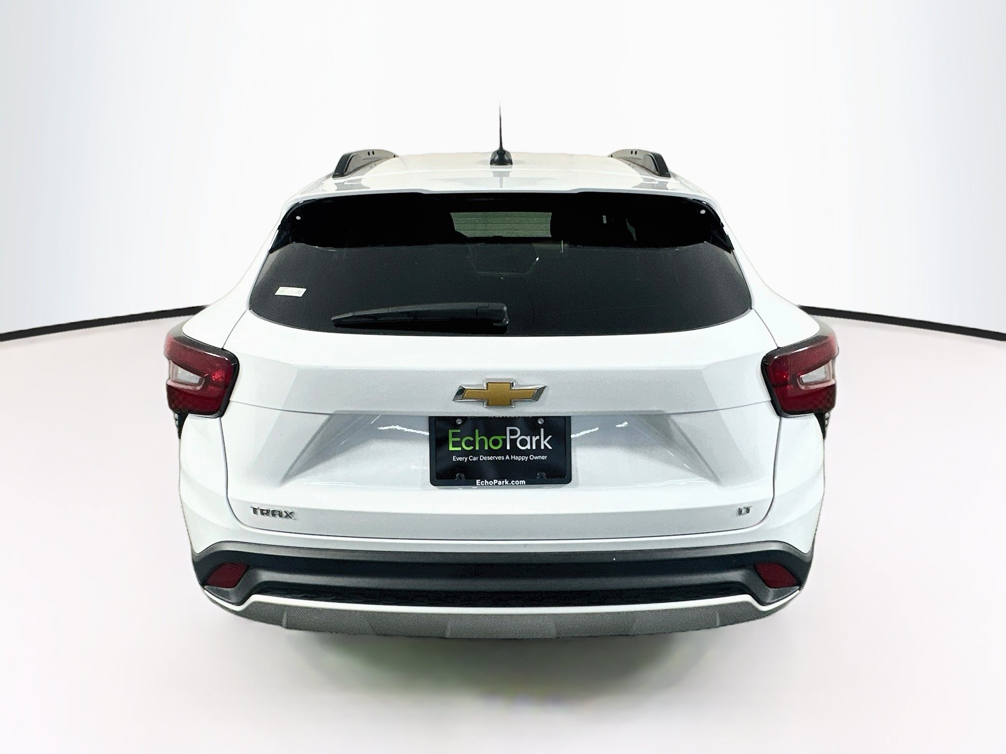 Used 2025 Chevrolet Trax LT FWD image 7