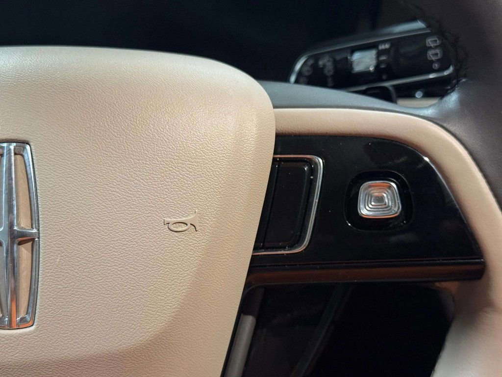 Used 2022 Lincoln Corsair Grand Touring w/ Elements Technology Bundle image 12