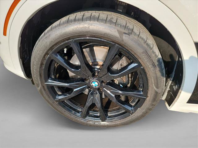 Used 2025 BMW X7 M60i AWD/4WD image 9