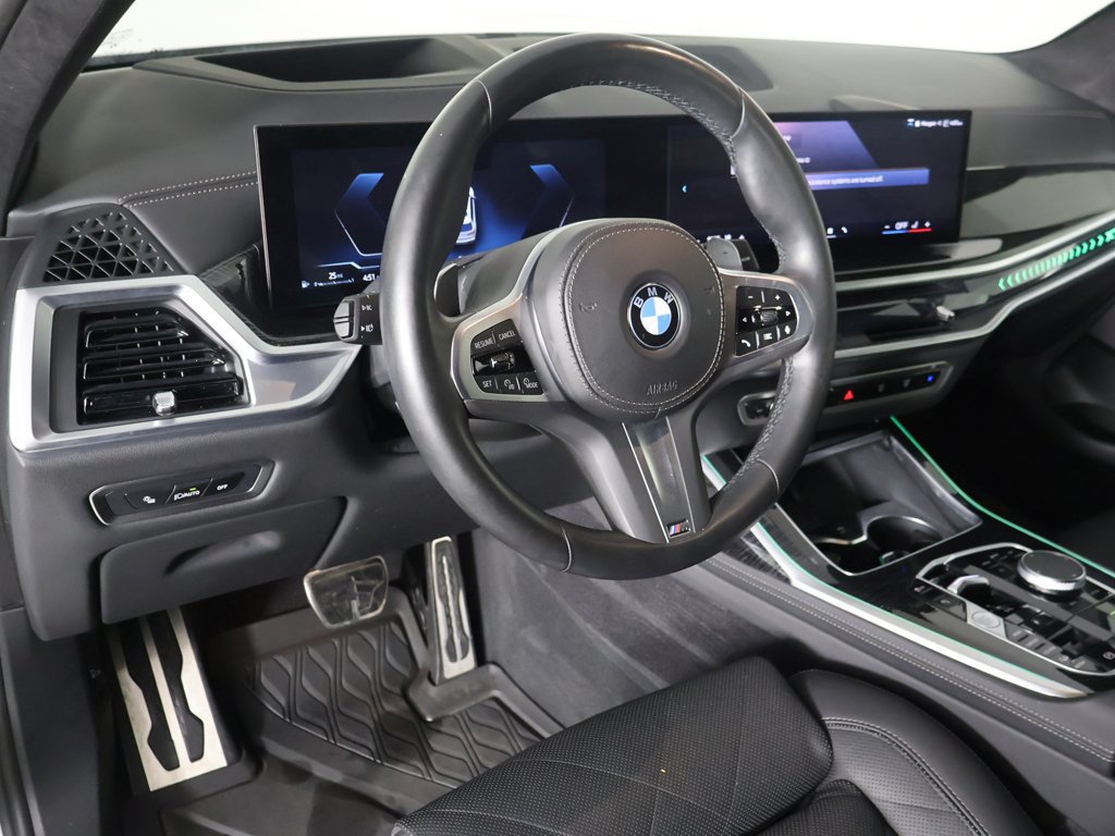 Used 2024 BMW X7 xDrive40i w/ M Sport Package AWD/4WD image 29