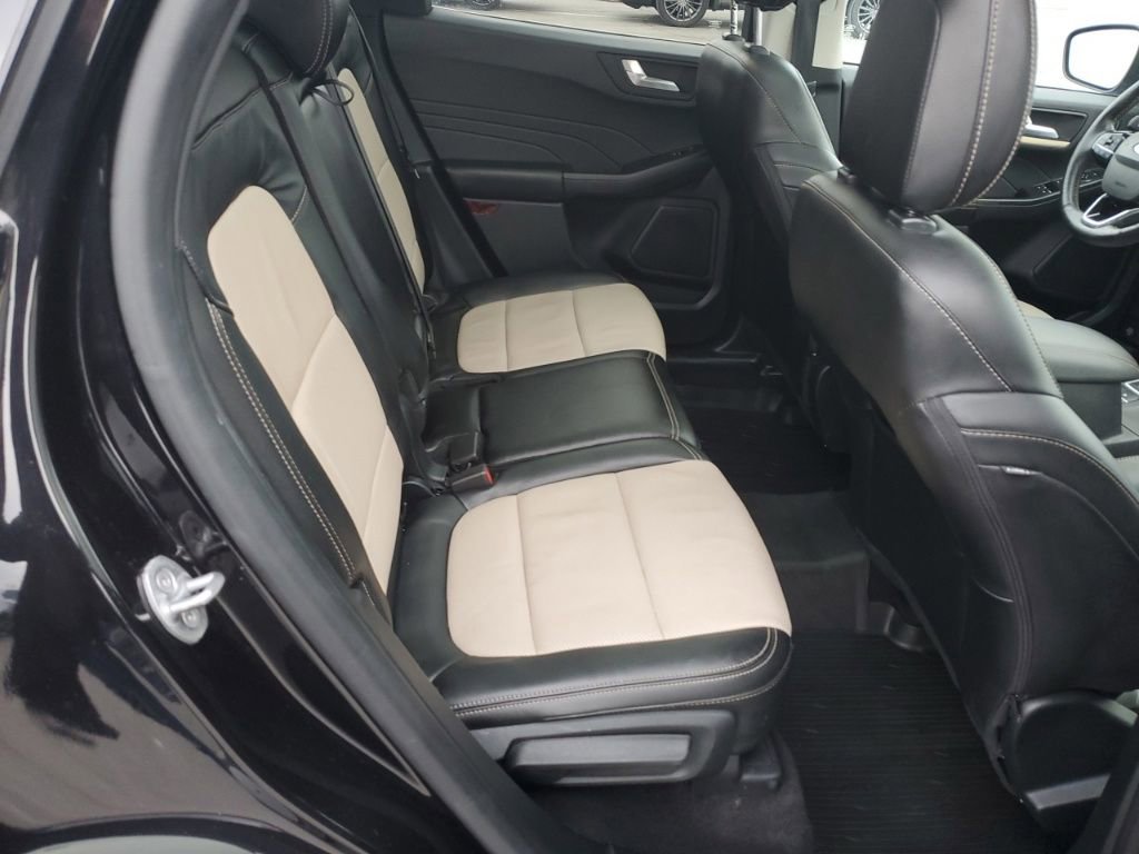 Used 2022 Ford Escape Titanium w/ Titanium Elite Package image 30