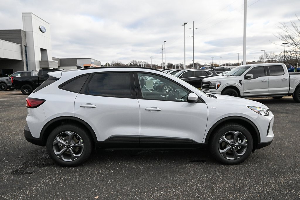 New 2026 Ford Escape ST-Line Select w/ Equipment Group 401A image 3