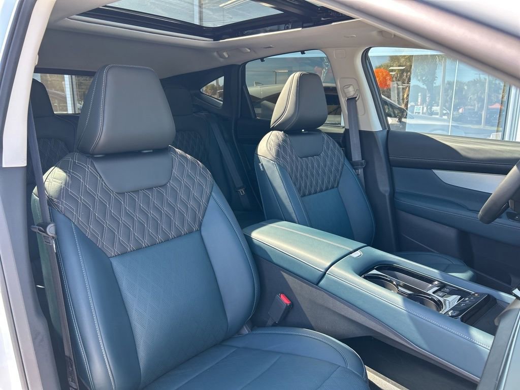 Used 2025 Nissan Murano Platinum w/ Cargo Package image 39