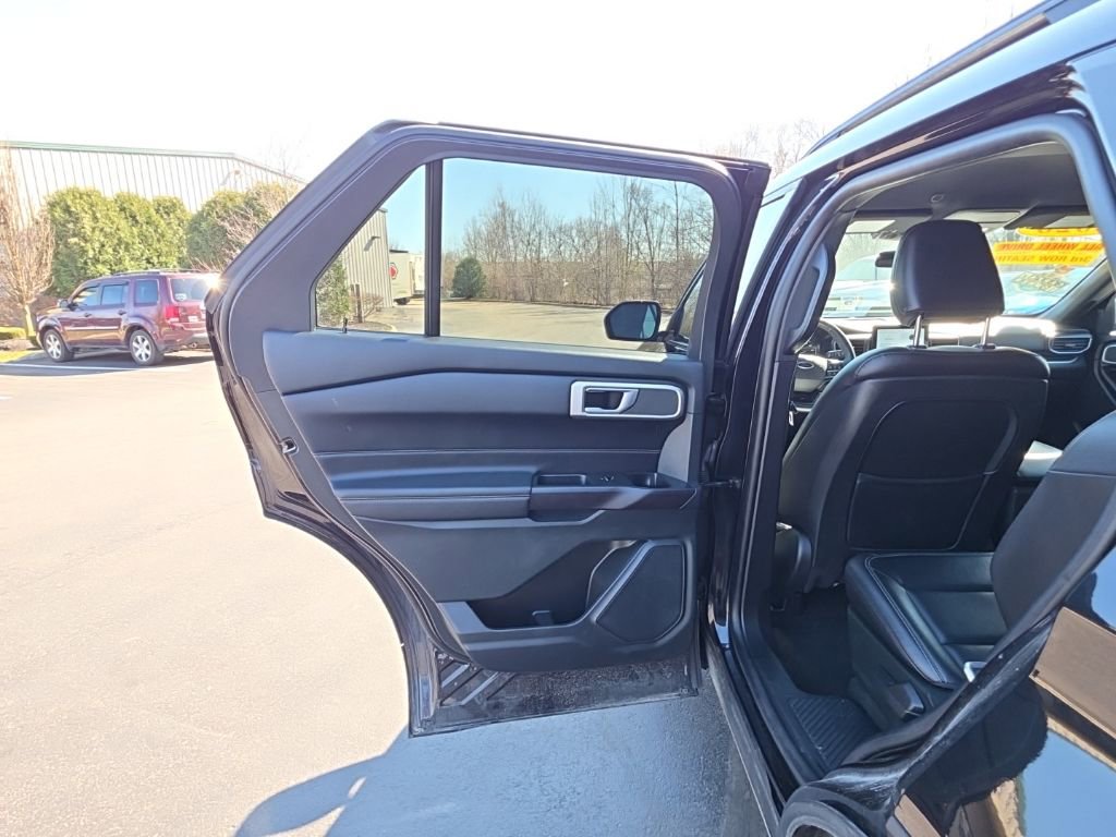 Used 2020 Ford Explorer XLT w/ Equipment Group 202A image 32