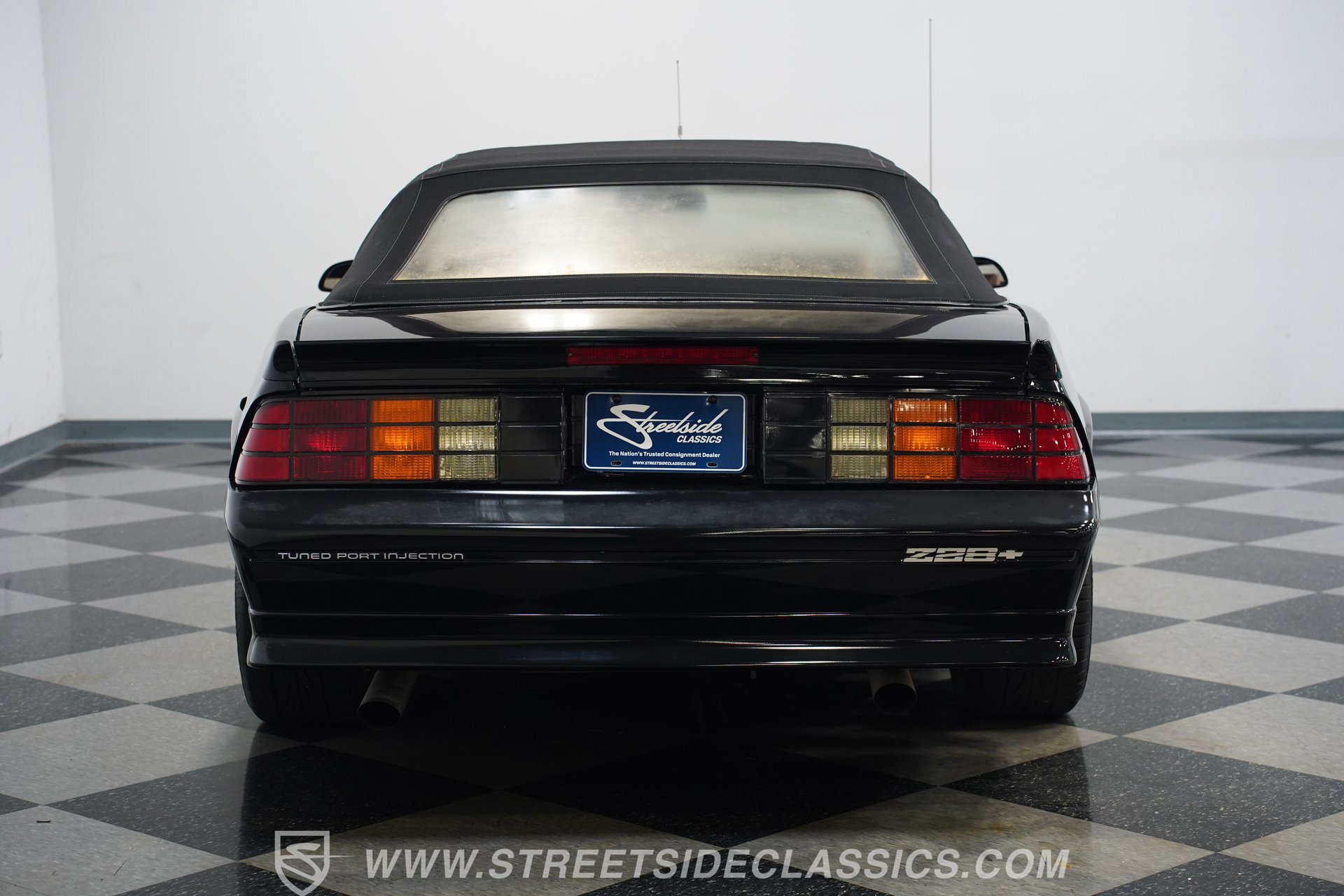Used 1991 Chevrolet Camaro Z28 RWD image 12
