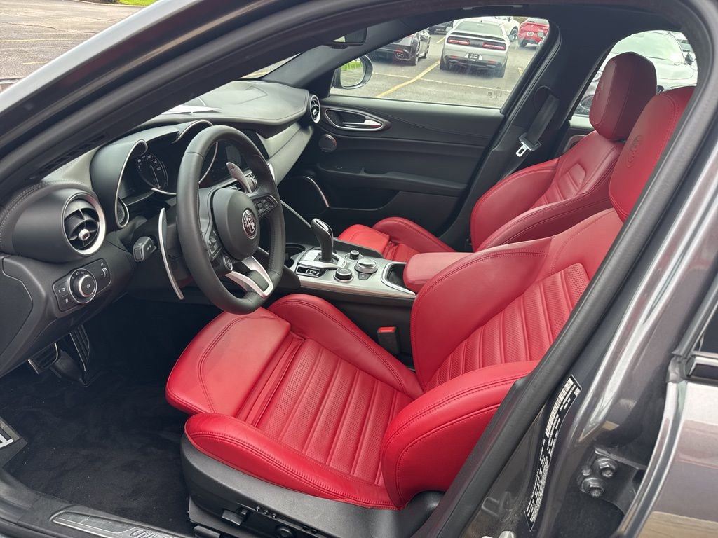 Used 2022 Alfa Romeo Giulia Veloce image 24