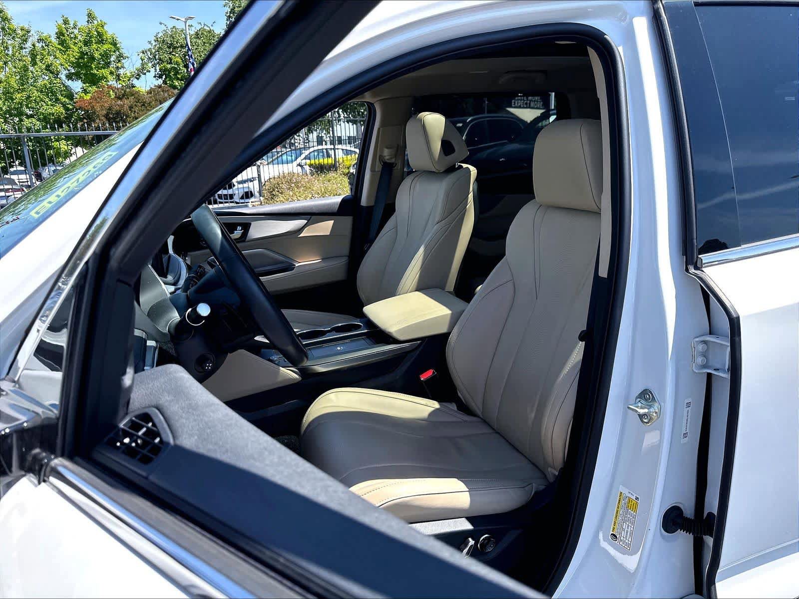 Used 2025 Acura MDX SH-AWD w/ Technology Package image 22