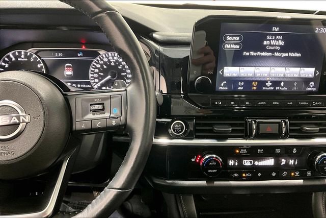 Used 2023 Nissan Pathfinder SL image 12