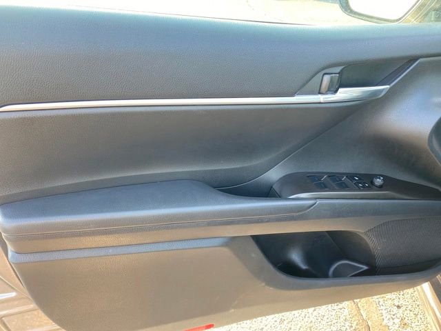 Used 2023 Toyota Camry SE image 15