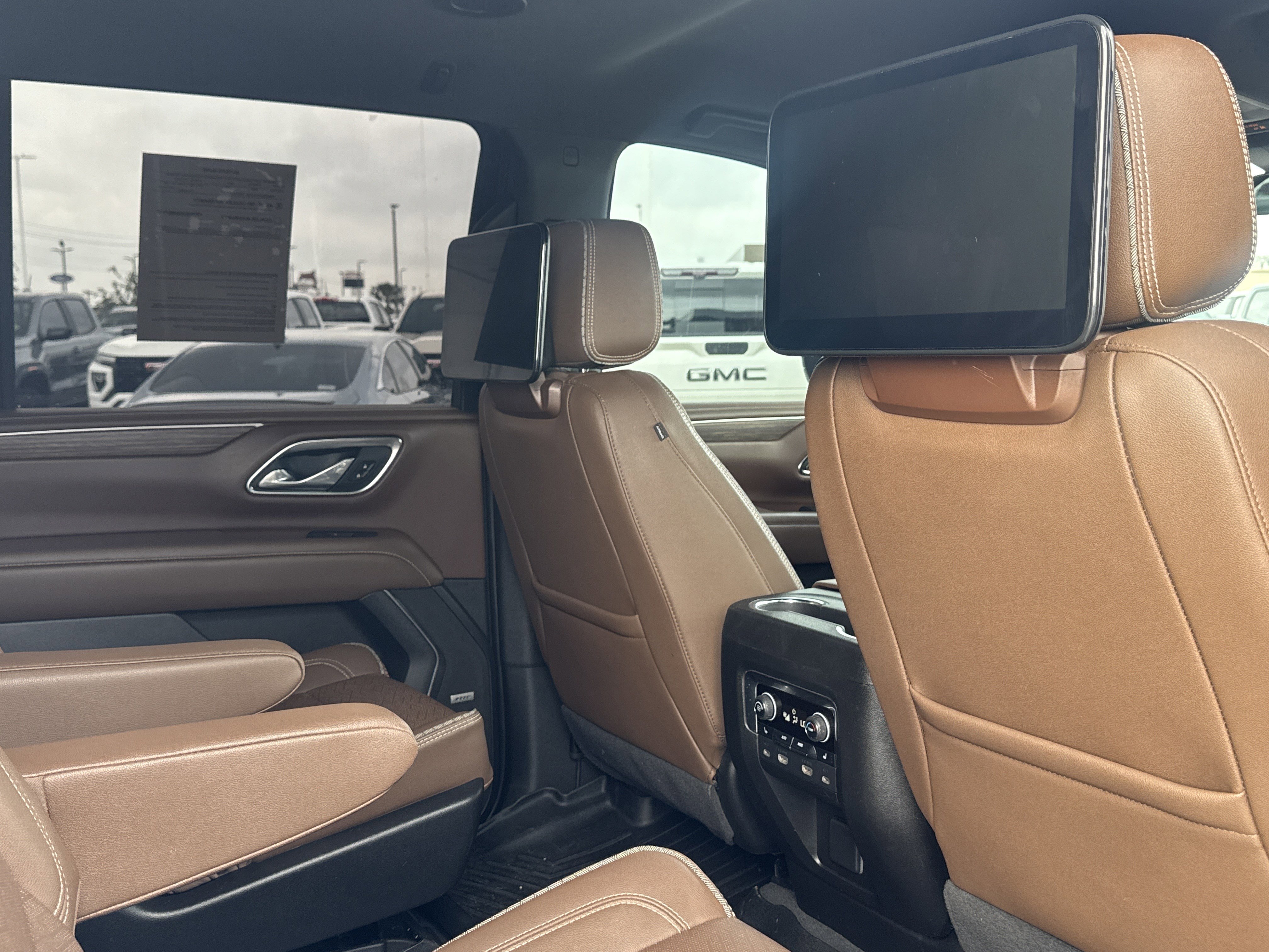 Used 2024 Chevrolet Suburban High Country w/ Max Trailering Package AWD/4WD image 13