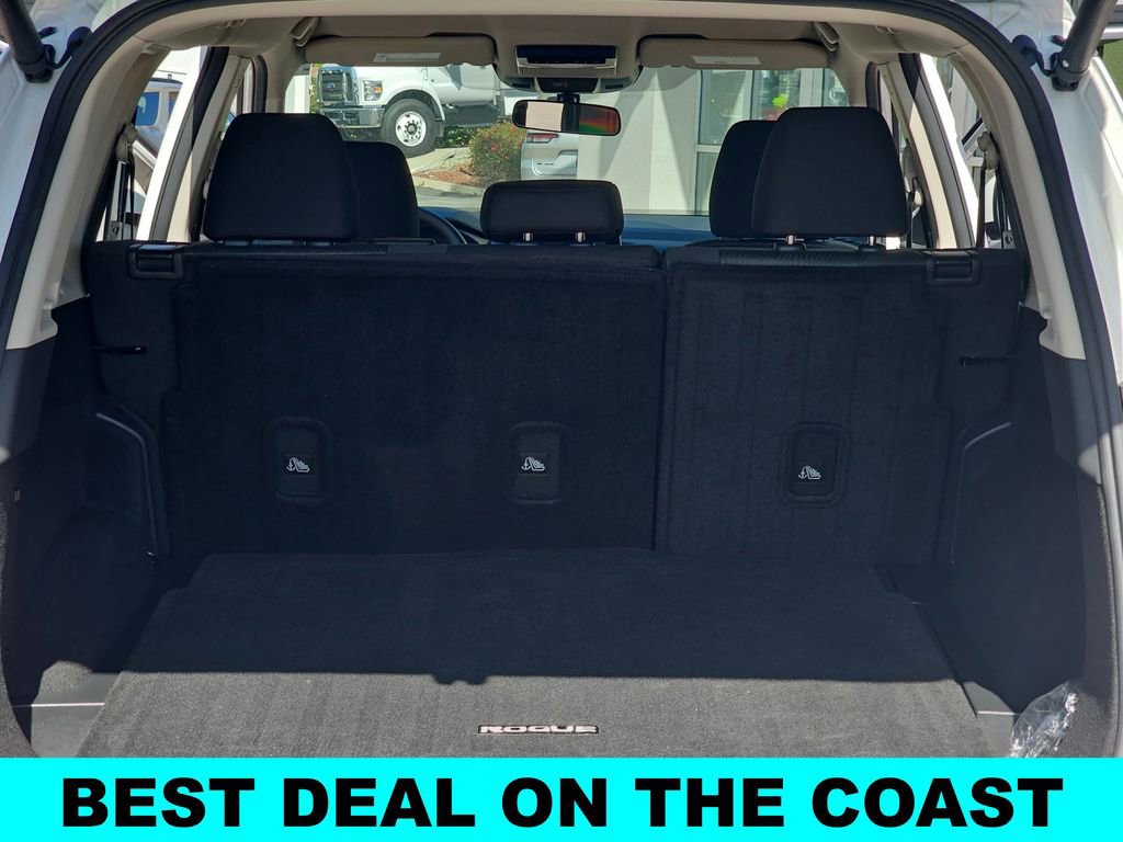 Used 2024 Nissan Rogue SV image 12