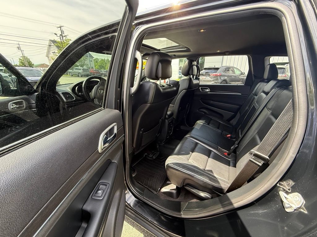 Used 2018 Jeep Grand Cherokee Limited AWD/4WD image 6