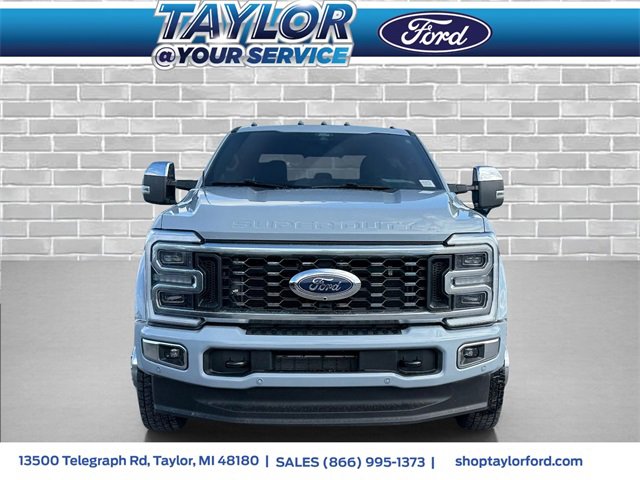 Used 2025 Ford F450 Platinum w/ Platinum Plus Package image 2