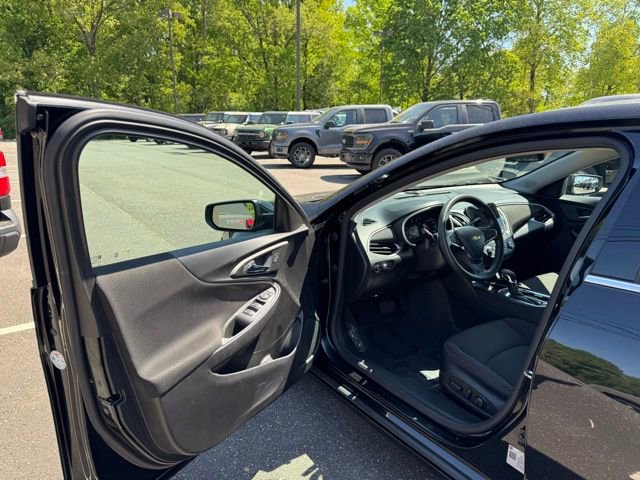 Used 2024 Chevrolet Malibu LT FWD image 12