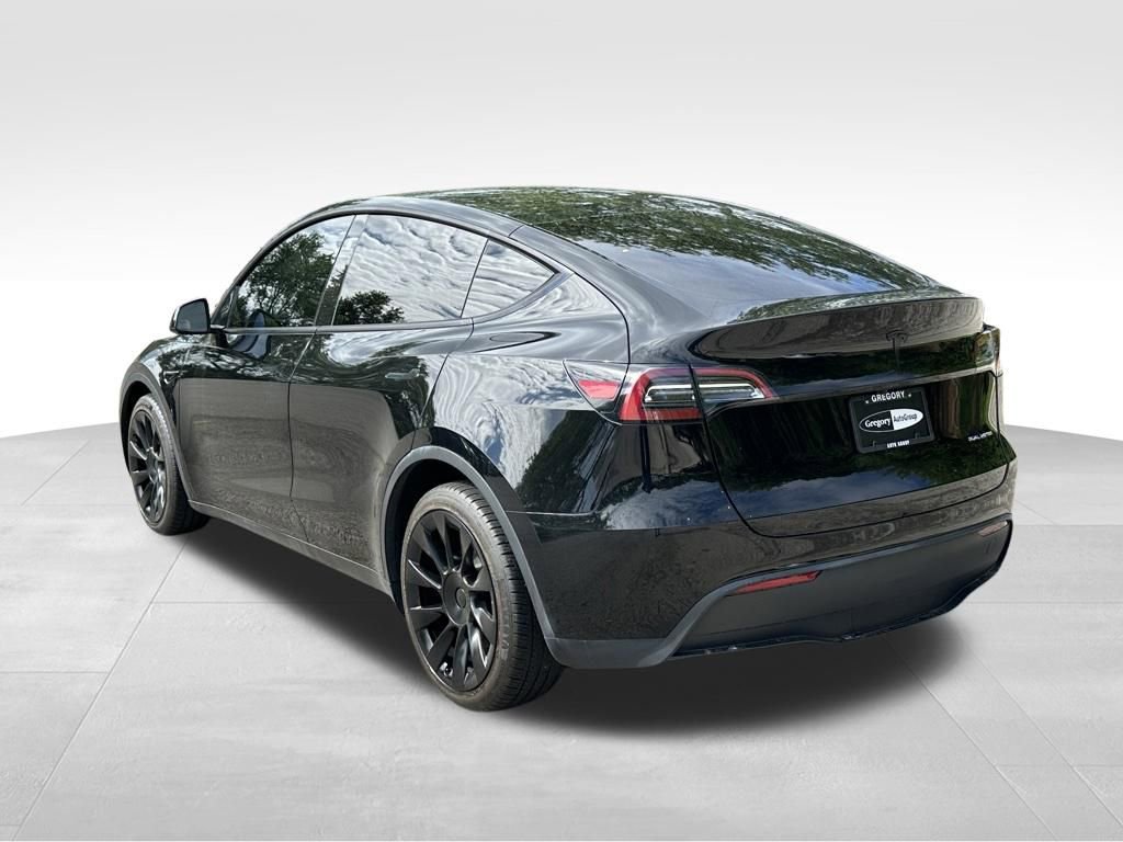 Used 2024 Tesla Model Y Long Range AWD/4WD image 9