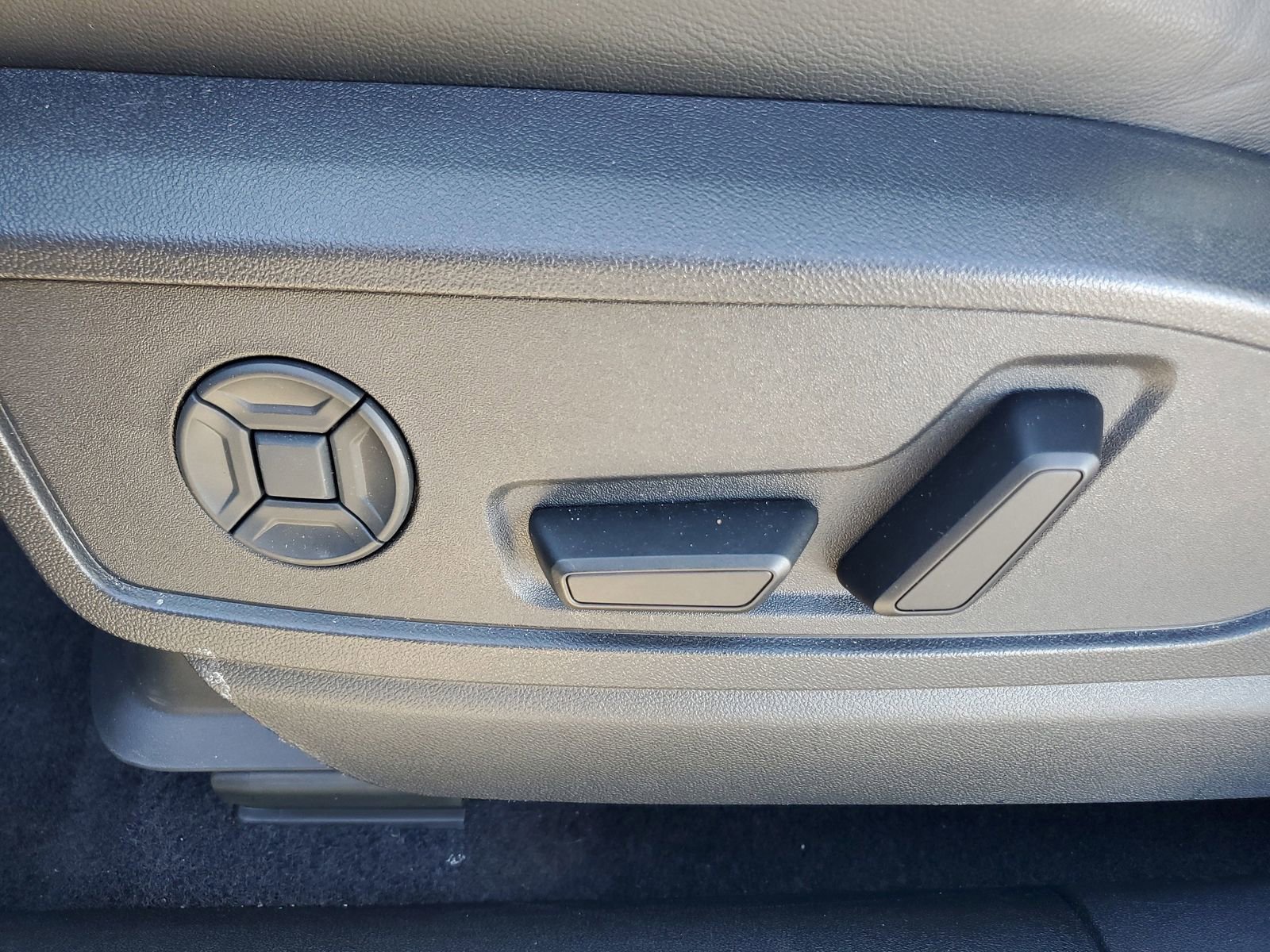 Used 2025 Audi Q5 Premium Plus w/ Premium Plus image 22