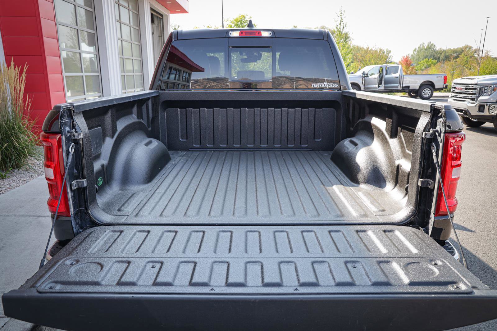 Used 2025 RAM 1500 Laramie image 5