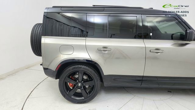 Used 2025 Land Rover Defender 110 X image 6