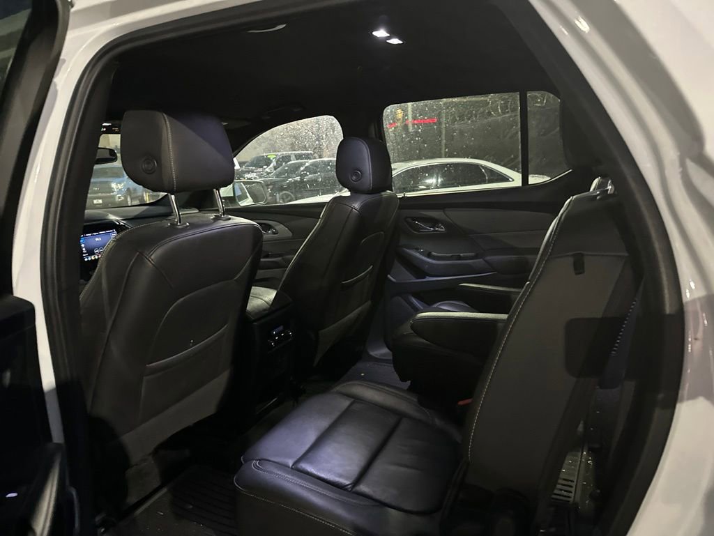 Used 2023 Chevrolet Traverse LT FWD image 7