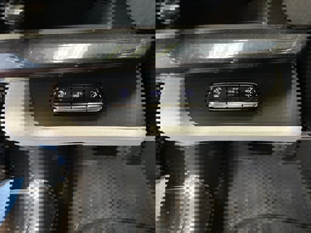 Certified 2023 Chevrolet Corvette Stingray Premium Cpe image 25