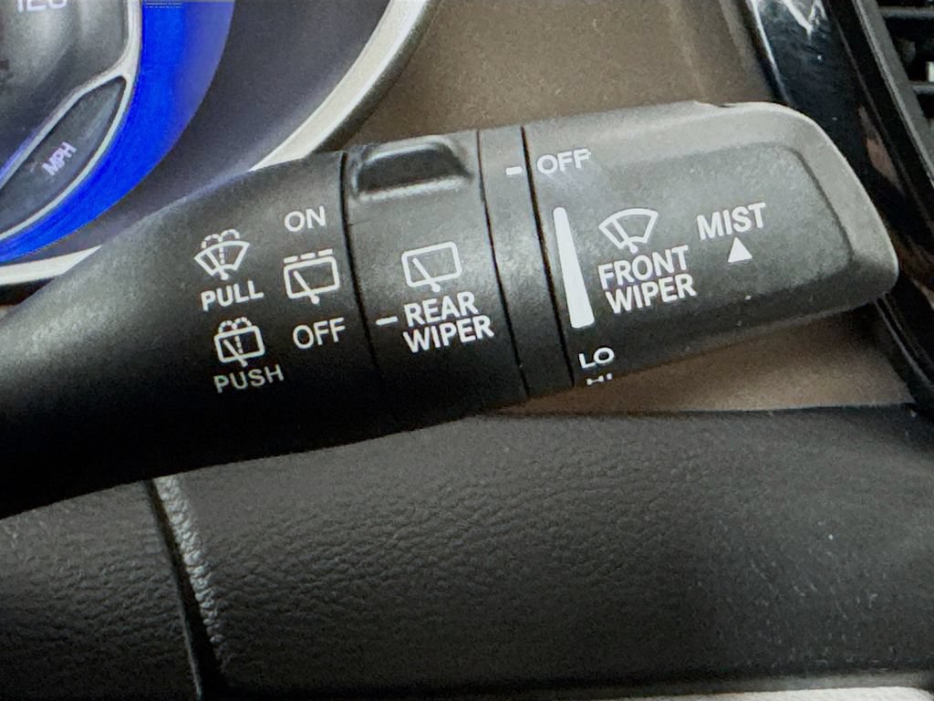 Used 2017 Chrysler Pacifica LX w/ Tire & Wheel Group FWD image 13