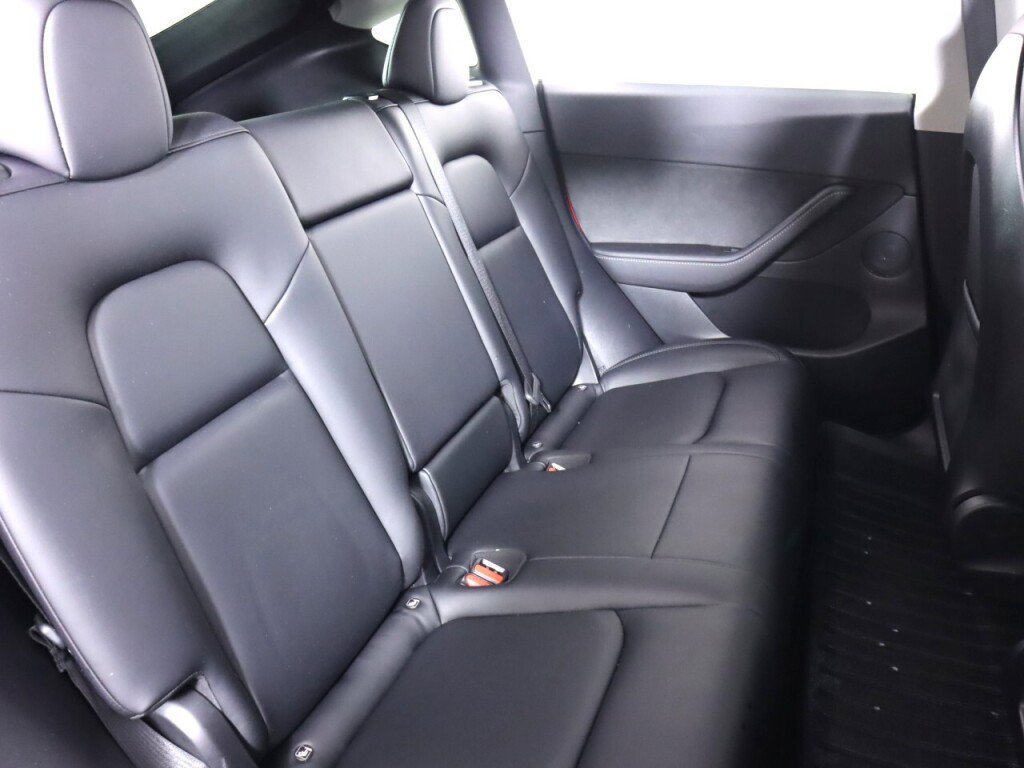 Used 2021 Tesla Model Y Long Range image 39