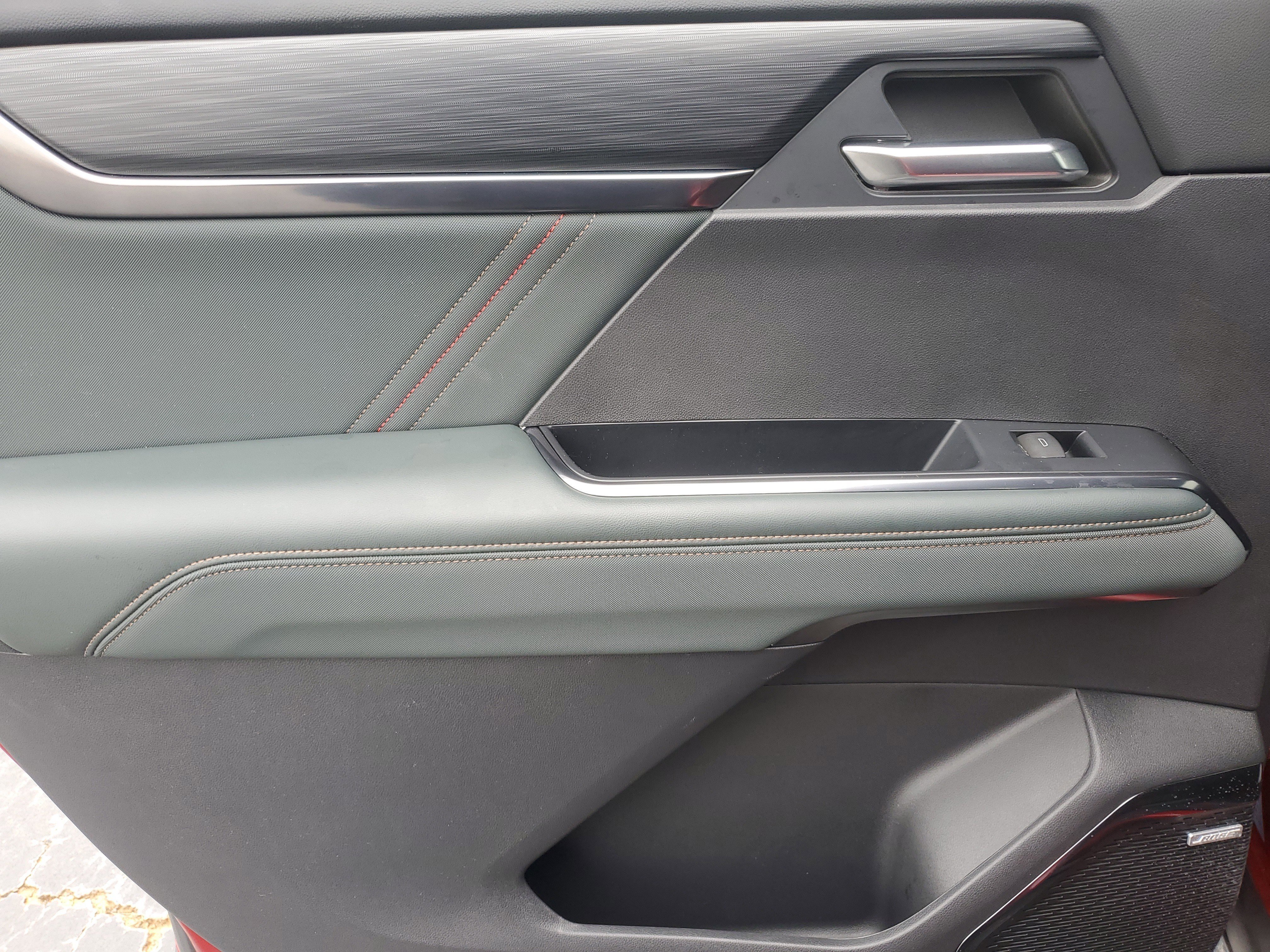 Used 2024 GMC Acadia AT4 image 12