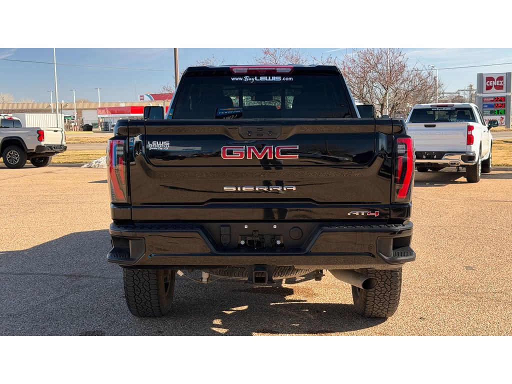 Used 2024 GMC Sierra 2500 AT4 w/ AT4 Preferred Package image 6