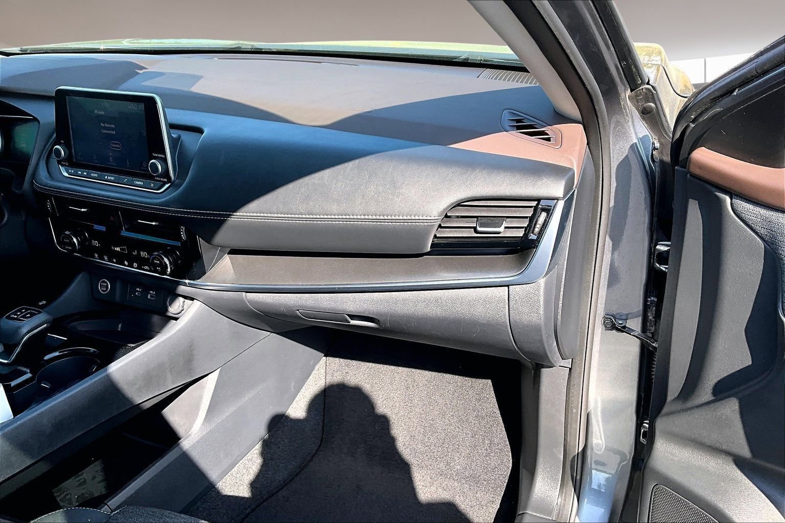 Used 2023 Nissan Rogue SV image 26