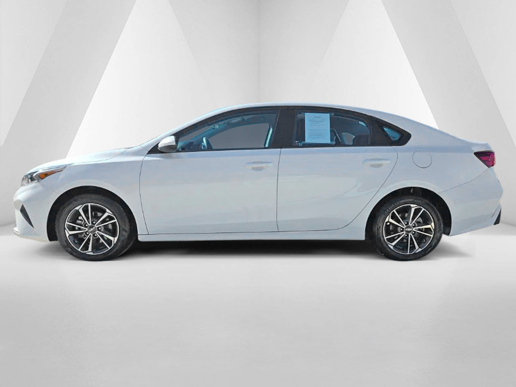 Used 2024 Kia Forte LXS FWD image 9