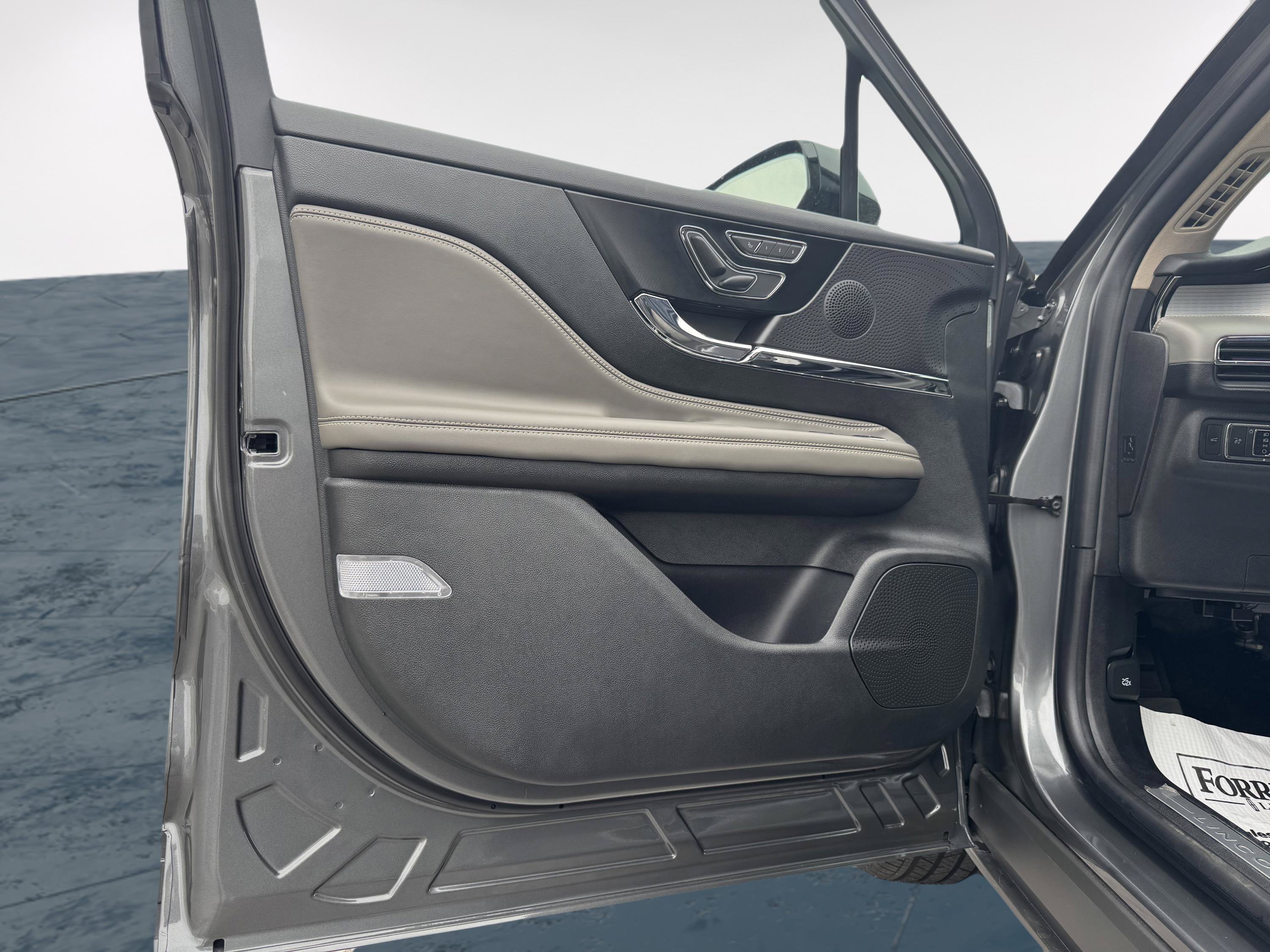 New 2026 Lincoln Corsair Premiere AWD/4WD image 11