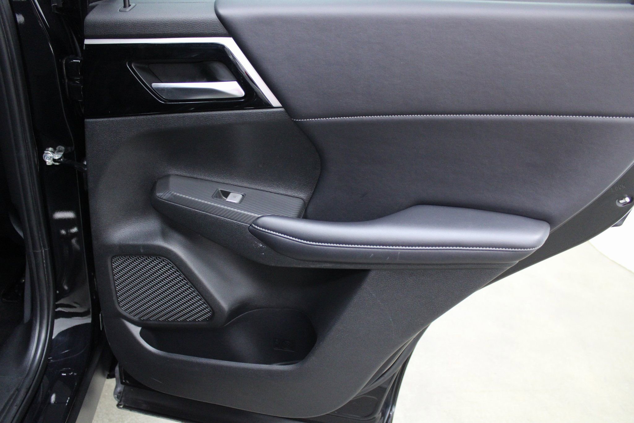 Used 2023 Mitsubishi Outlander SE image 20