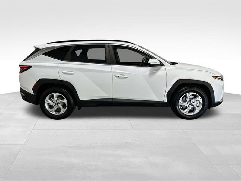 Used 2022 Hyundai Tucson SEL FWD image 2