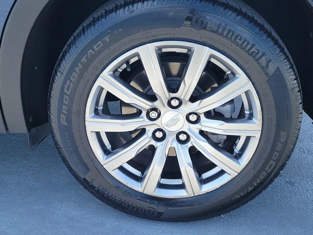 Used 2022 Cadillac XT4 Premium Luxury w/ Enhanced Visibility Package image 11