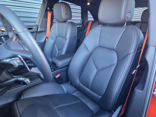 Used 2025 Porsche Macan image 5