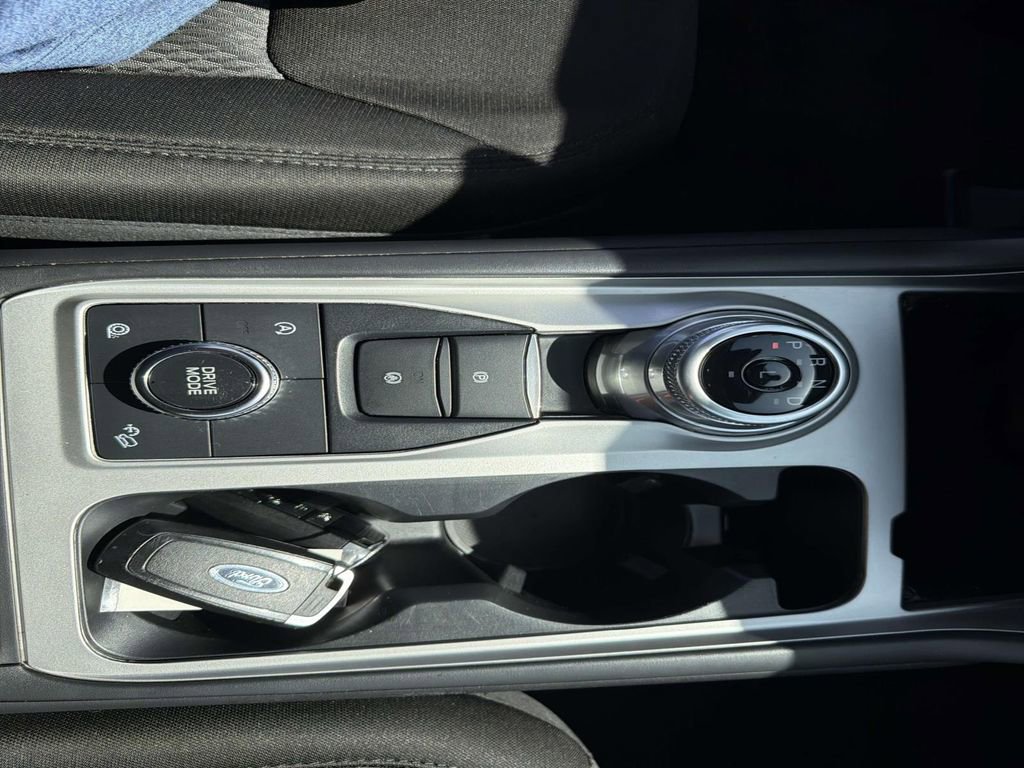 Used 2023 Ford Explorer XLT AWD/4WD image 32