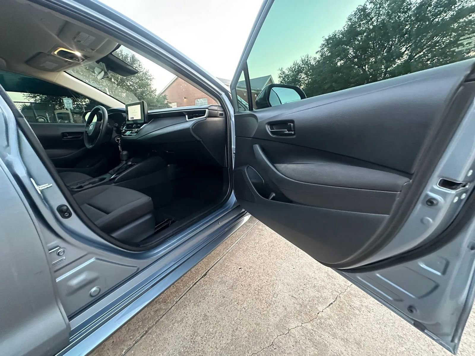 Used 2023 Toyota Corolla LE FWD image 25
