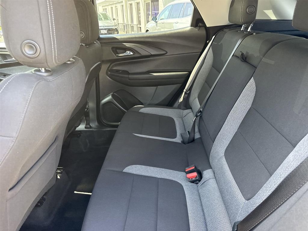 Used 2025 Chevrolet TrailBlazer LT w/ Convenience Package FWD image 20