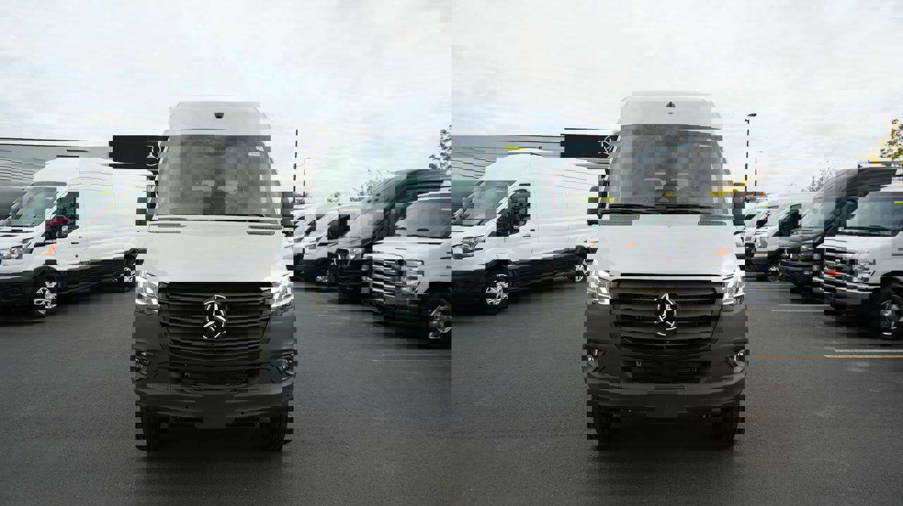 New 2025 Mercedes-Benz Sprinter 2500 image 2