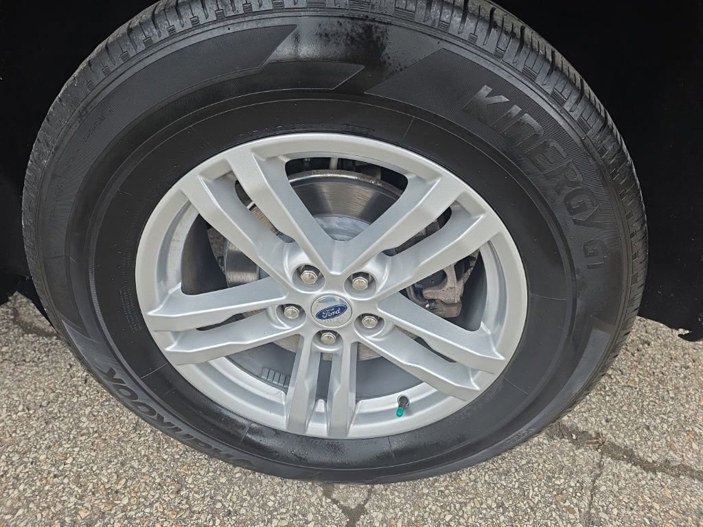 Used 2023 Ford Explorer XLT image 10