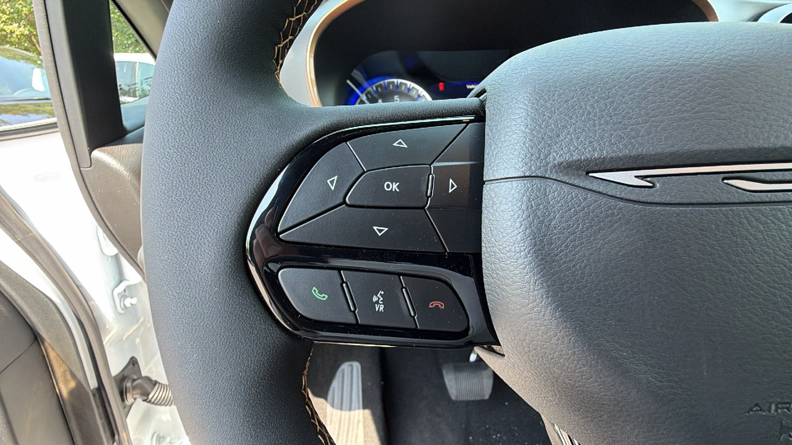 New 2027 Chrysler Pacifica Pinnacle FWD image 25