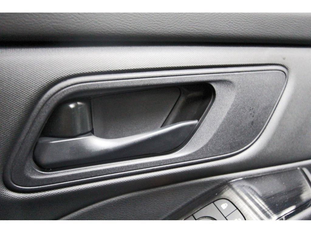 Used 2025 Nissan Rogue S FWD image 19