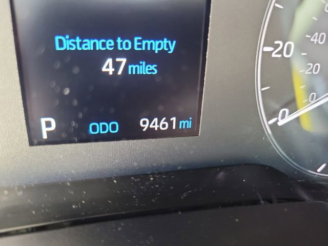 Used 2025 Toyota Corolla LE w/ Convenience Package image 32